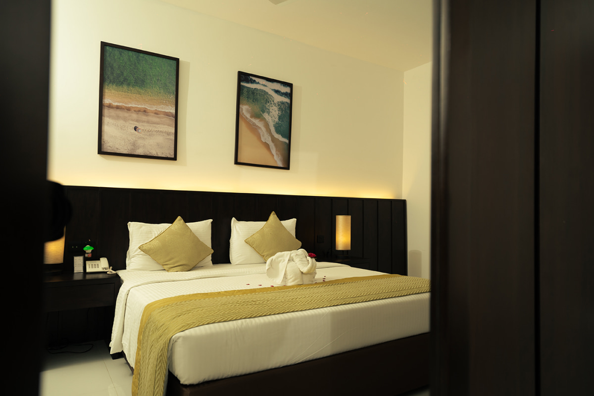 DELUXE ROOMS at Kynrock Airport Hotel