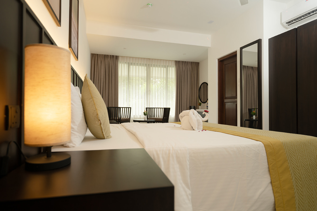 DELUXE ROOMS at Kynrock Airport Hotel